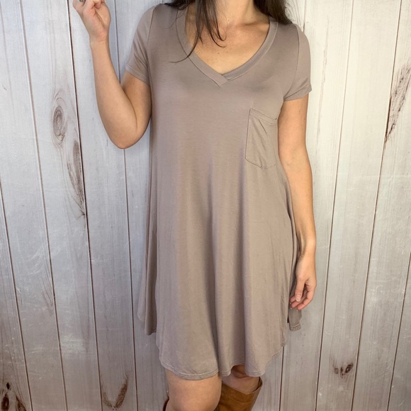 Dresses & Skirts - Hailey- tan t-shirt dress with pocket